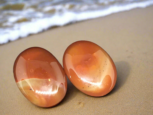 Carnelian palm stones