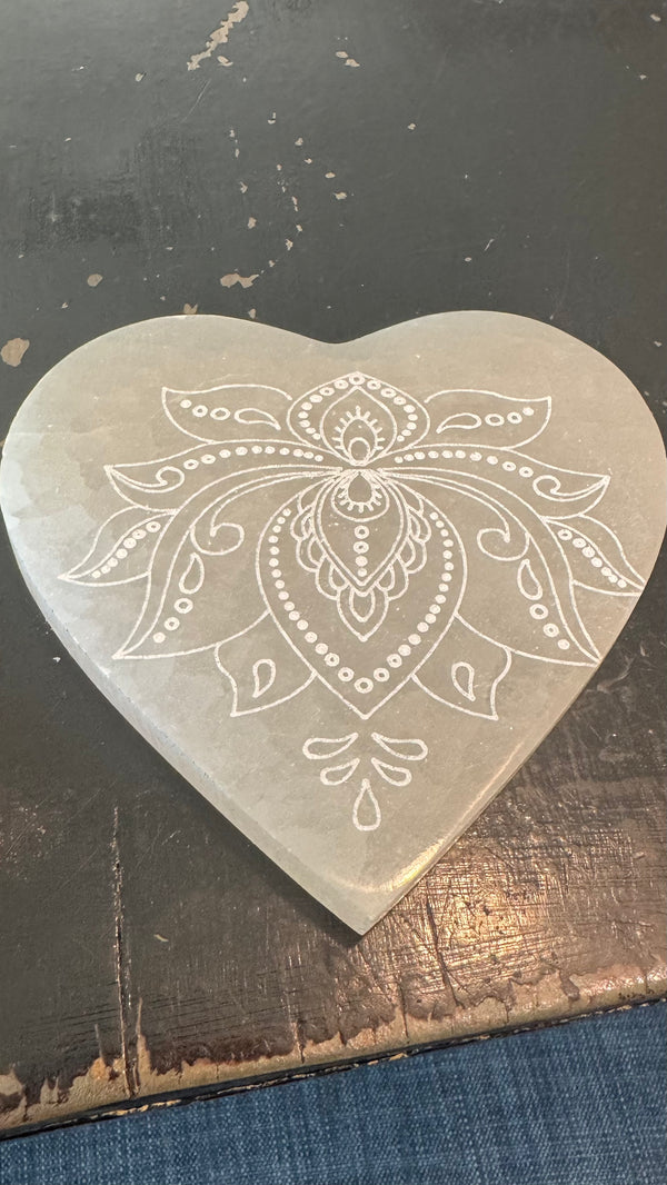 Selenite Charging plate Heart