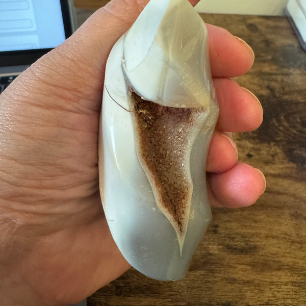 Druzy Agate Crystal Carving