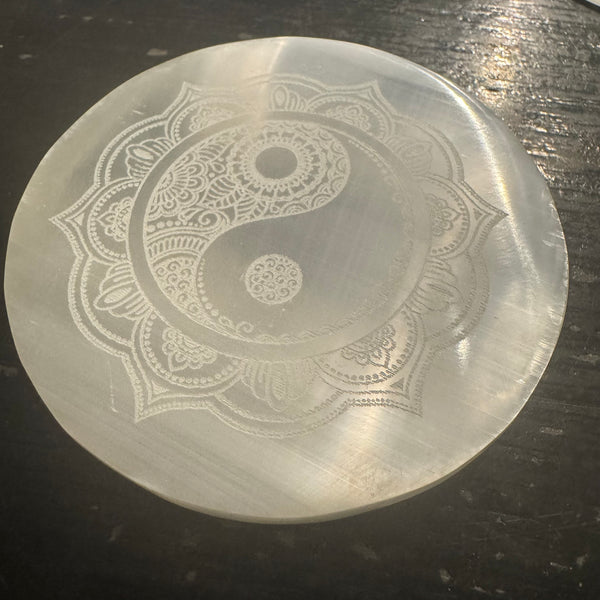 Selenite Charging Plate Round with Yin Yang