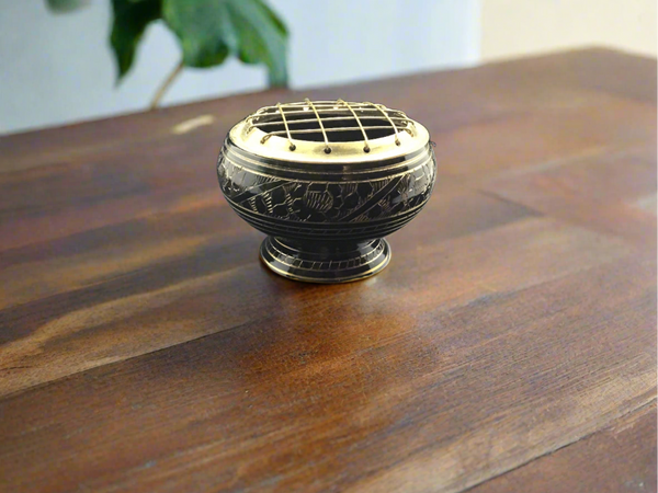 Brass Burner Flower Engraved Large w/ Grid-Black