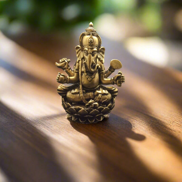 Feng Shui Figurines Sitting Ganesha - Gold